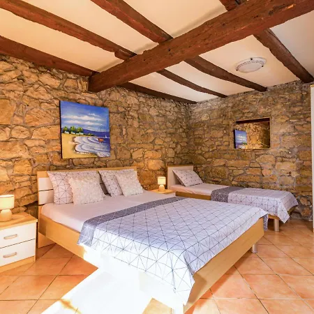 Holiday home Sonja - Ipc157 By Interhome *